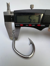 Load image into Gallery viewer, Ringed Tuna Hook #4 - Stainless Steel